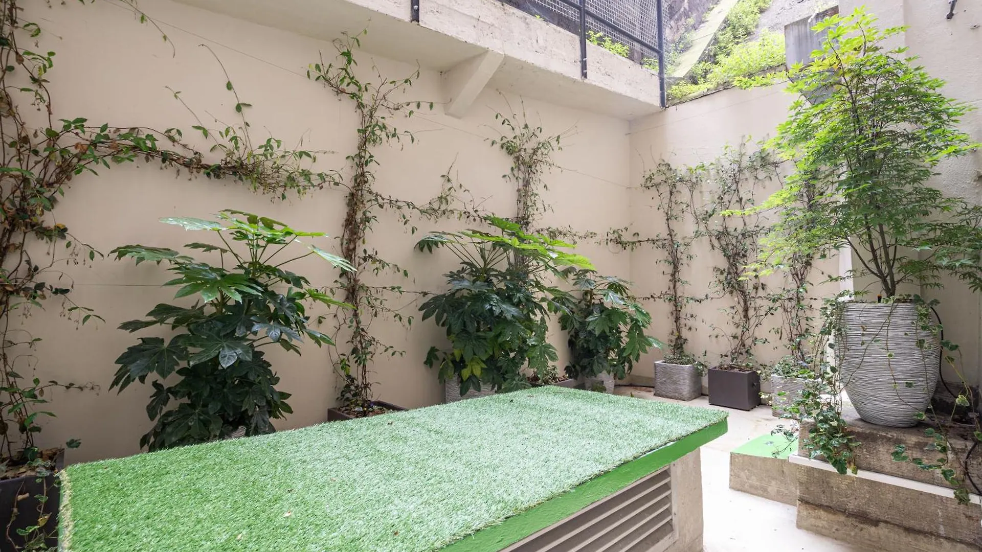 Grand Appartement Climatise 2Br Avec Terrasse Paris Apartment